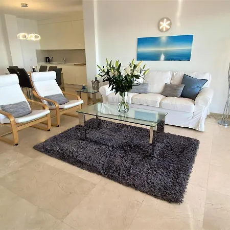 Reales 8b Apartment *